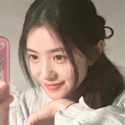 三女性